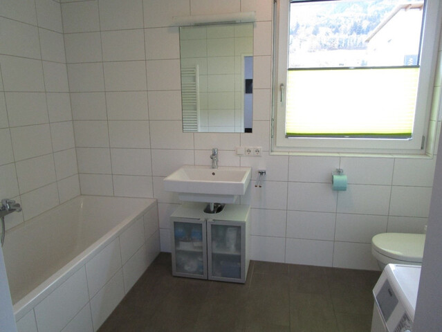 Attraktive 2 Zimmer Gartenwohnung mit Garage, Terrasse & Garten