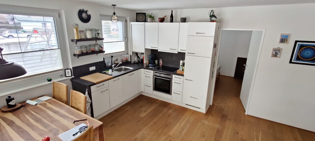 Attraktive 2 Zimmer Gartenwohnung mit Garage, Terrasse & Garten