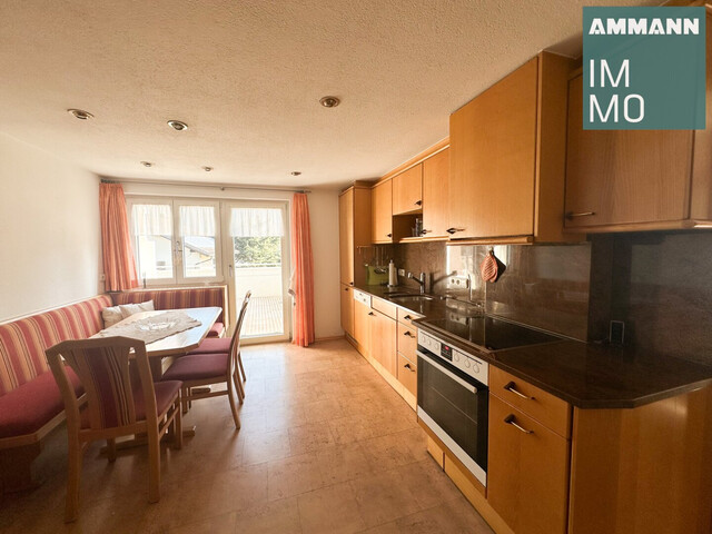 Zuhause im Zentrum: Großzügige Dachgeschosswohnung mit Dachterrasse zu vermieten