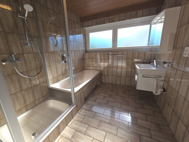 Schöne 4 - Zimmer -  Erdgeschosswohnung mit großer Terrasse in einem ruhigen Zweifamilienwohnhaus in Götzis!
