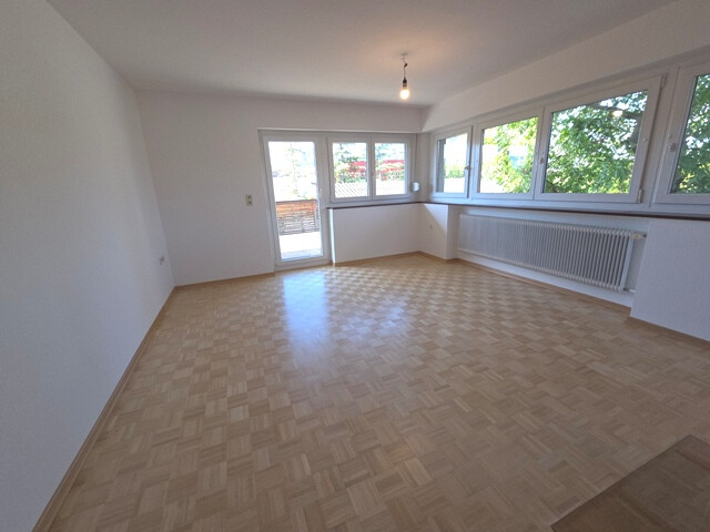 Schöne 4 - Zimmer -  Erdgeschosswohnung mit großer Terrasse in einem ruhigen Zweifamilienwohnhaus in Götzis!