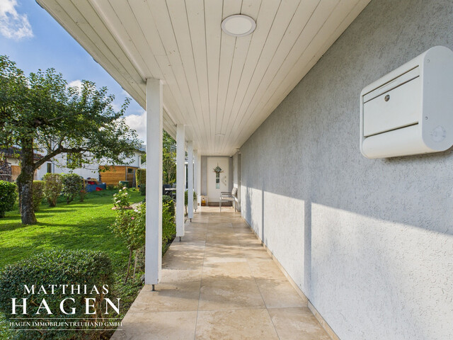 Einfamilienhaus mit großem Grundstück und Gartenparadies in Höchst