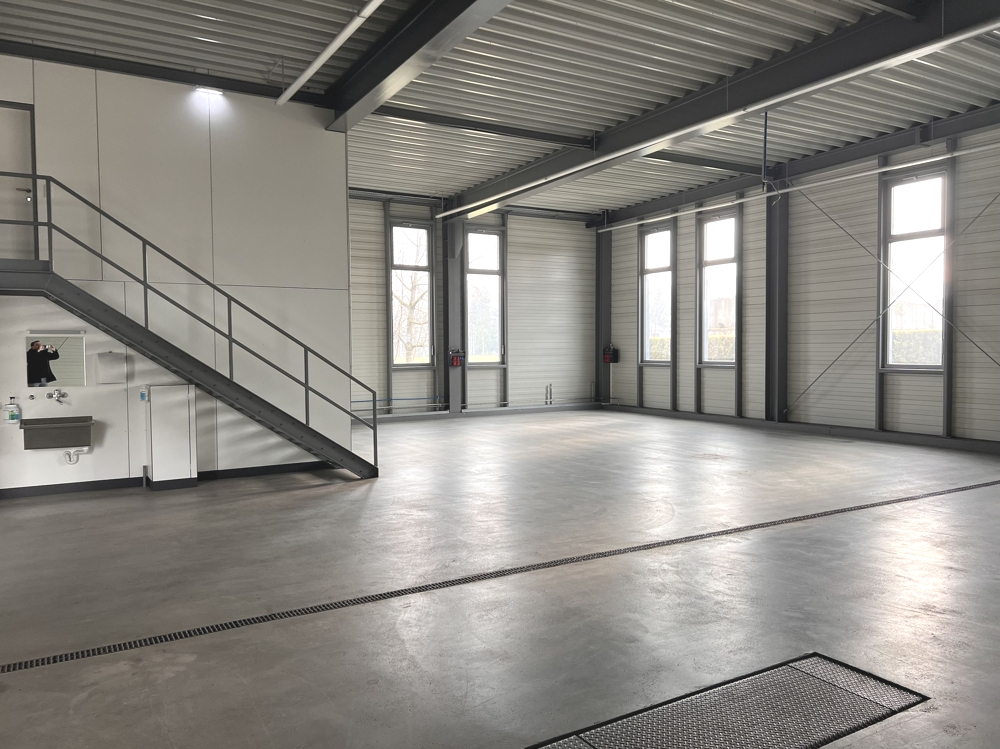 Halle in Lustenau mit perfekter Grenzlage