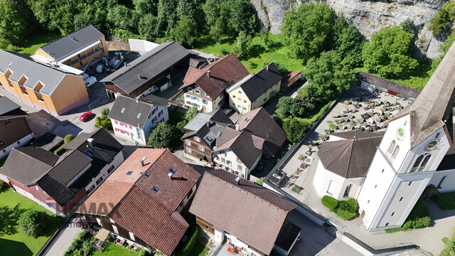 Felsenfest investieren – Zinshaus mit Naturkulisse
