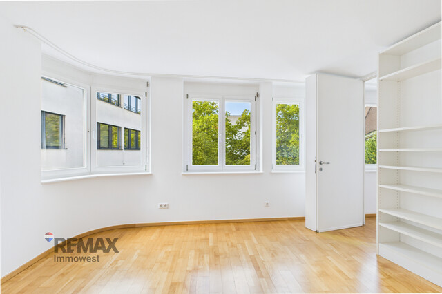 Innenstadt-Luxus: 247 m² pure Eleganz auf zwei Wohnebenen