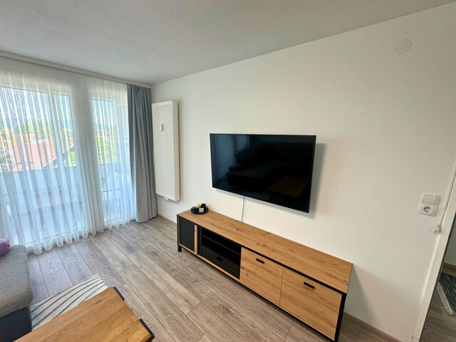 Entzückende 3 Zimmer Wohnung in Hatlerdorf mit Traumaussicht