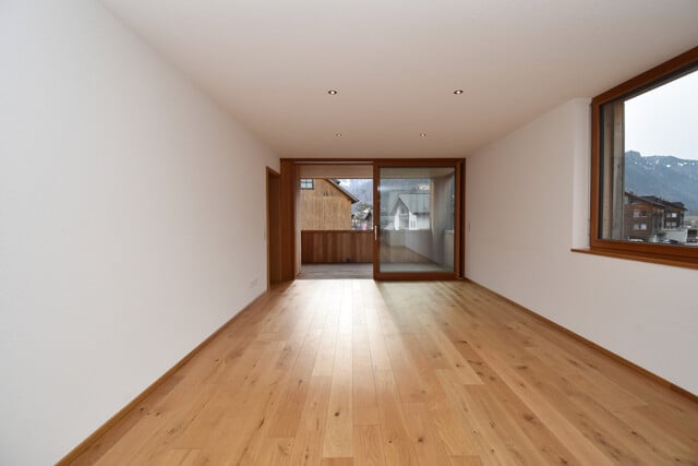 Neuwertige 4-Zimmer Wohnung in zentraler Lage