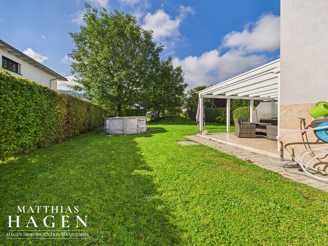 Einfamilienhaus mit großem Grundstück und Gartenparadies in Höchst