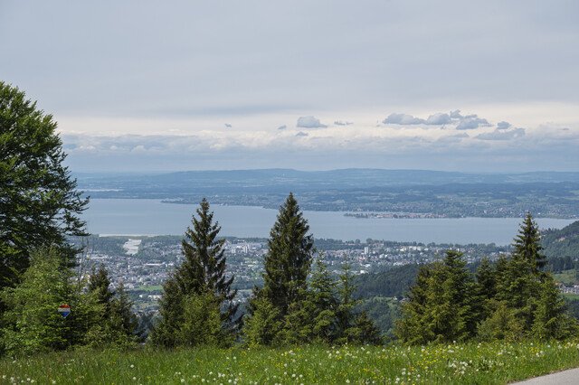 Exklusives Feriengrundstück mit Seesicht in ruhiger Lage