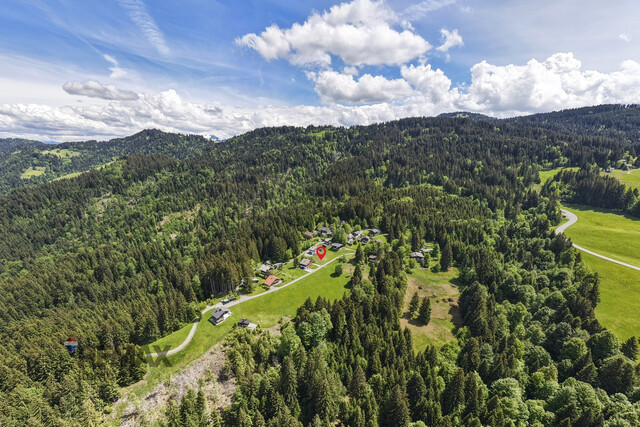 Exklusives Feriengrundstück mit Seesicht in ruhiger Lage