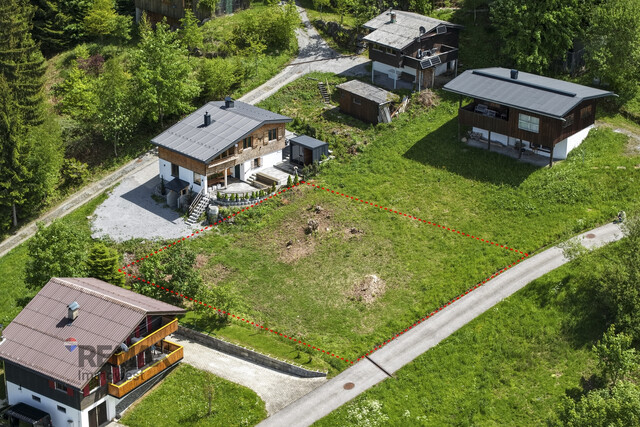 Exklusives Feriengrundstück mit Seesicht in ruhiger Lage