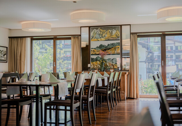 Alpines Design-Juwel im Brandnertal: Etabliertes 4-Sterne-Garni-Hotel in absoluter Spitzenlage zu verkaufen - Mitarbeiterhaus und Verkaufslokal inklusive!