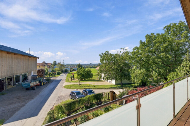 Großzügige Dachgeschosswohnung mit Südwest-Terrasse und traumhaftem Bodenseeblick