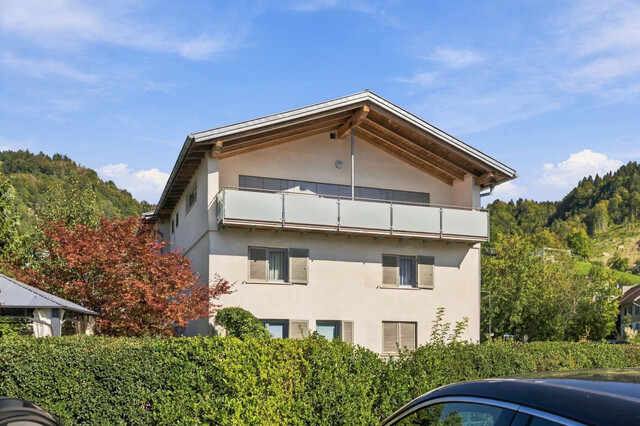 Großzügige Dachgeschosswohnung mit Südwest-Terrasse und traumhaftem Bodenseeblick