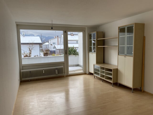 1 Zimmerappartement mit großzügiger Terrasse, Abstellraum und Pakrplatz