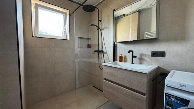 Top sanierte 3-ZIMMER WOHNUNG mit Balkon