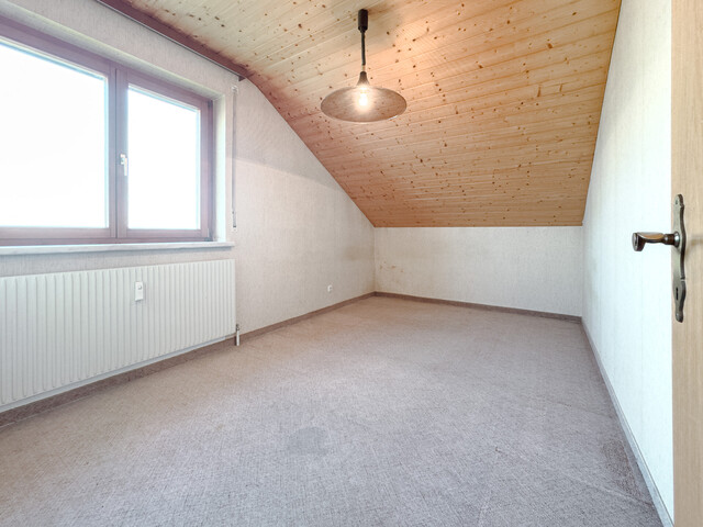 Sonnige 3,5-Zimmer-Dachgeschosswohnung mit Garage in ruhiger Lage in Hard