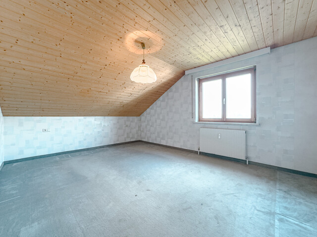 Sonnige 3,5-Zimmer-Dachgeschosswohnung mit Garage in ruhiger Lage in Hard