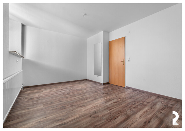 3-ZIMMER-EG-WOHNUNG MIT TERRASSE UND AUSSENSTELLPLATZ