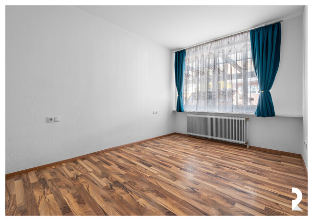 3-ZIMMER-EG-WOHNUNG MIT TERRASSE UND AUSSENSTELLPLATZ