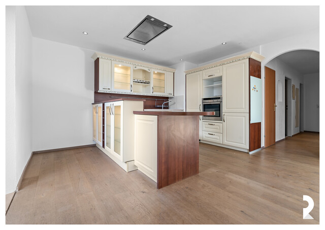 3-ZIMMER-EG-WOHNUNG MIT TERRASSE UND AUSSENSTELLPLATZ