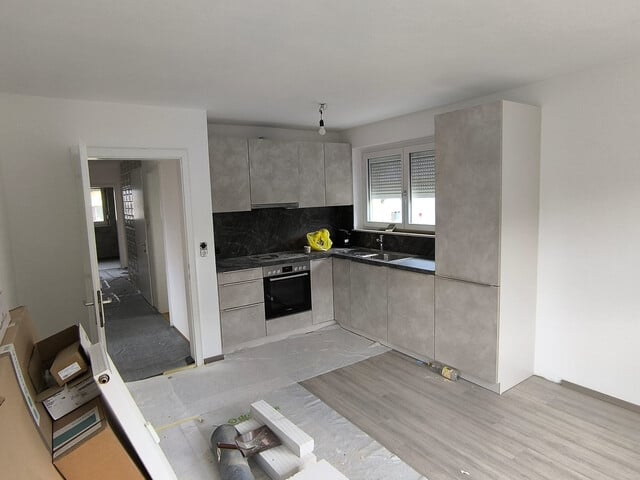 Attraktive, neu sanierte Wohnung mit Balkon in zentraler Lage von Nofels