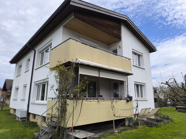Attraktive, neu sanierte Wohnung mit Balkon in zentraler Lage von Nofels
