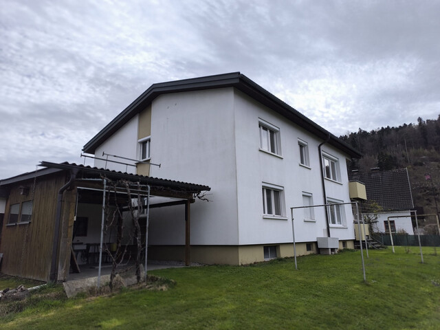 Attraktive, neu sanierte Wohnung mit Balkon in zentraler Lage von Nofels