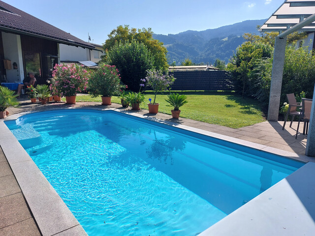 Sonniges Einfamilienhaus mit Pool in Dornbirn 