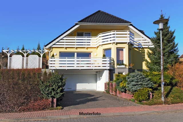 Großzügiges Einfamilienhaus mit 5 Schlafzimmern, Balkon & Doppelgarage