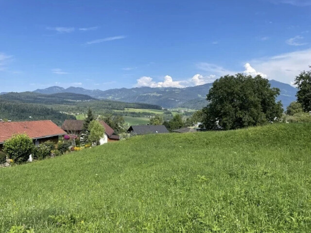 Sie suchen Ruhe, Aussichtslage sowie Stadtnähe zu einem interessanten Preis?