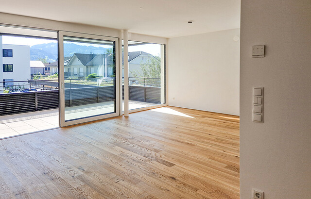 Neubau! Hochwertig ausgestattete 4-Zimmer-Wohnung im Grünen mit großer Süd-West-Terrasse