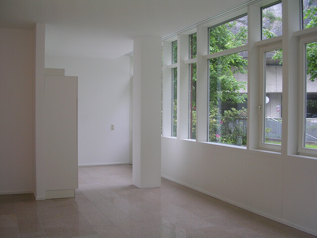 Neue Wohnung mit Gartenanteil