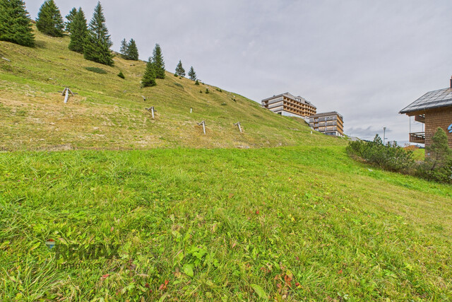 1.792 m² Baugrundstück mit Freizeitparadies direkt vor der Tür