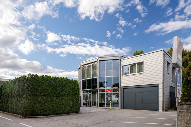 Modernes Wohnen und Arbeiten in einem Haus