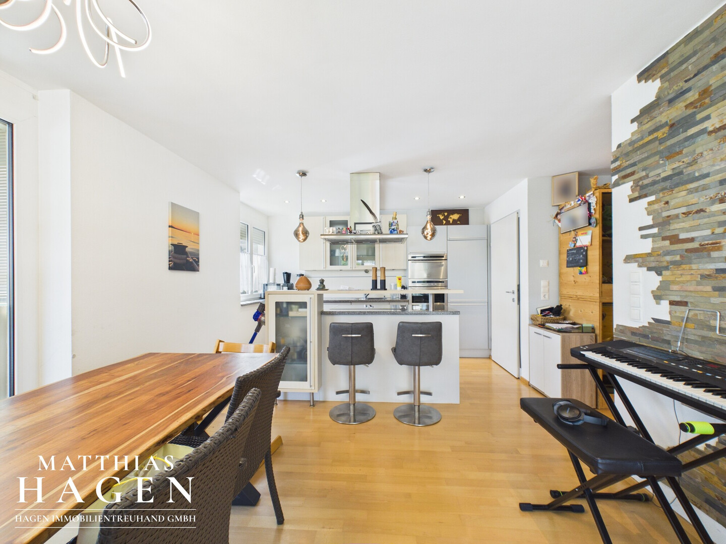 3- Zimmer Wohnung - Gut gelegen, Wintergarten, Tiefgarage, Lift