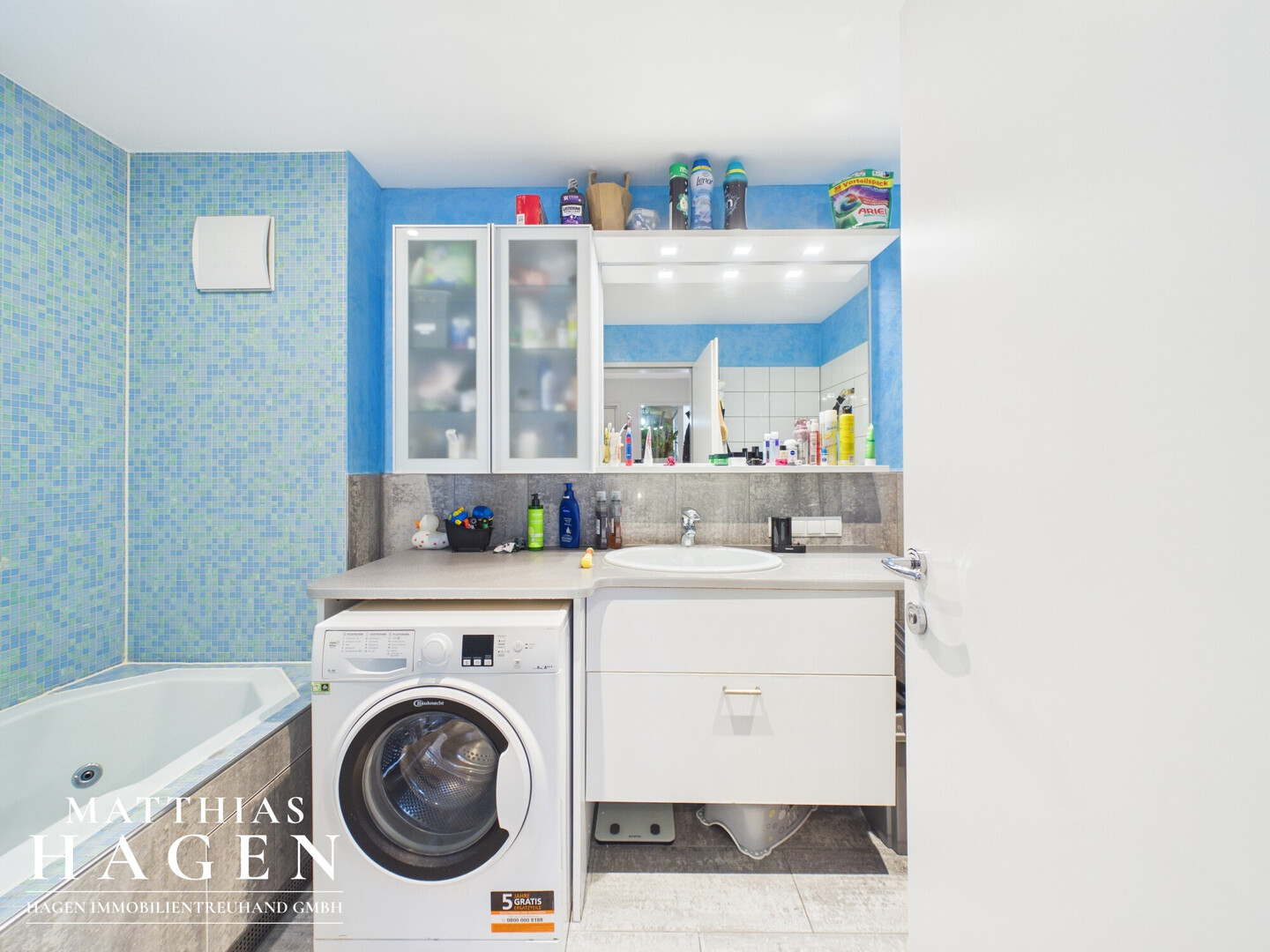 3- Zimmer Wohnung - Gut gelegen, Wintergarten, Tiefgarage, Lift