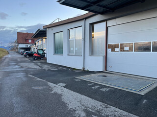 Gewerbe, Lager, Werkstatt, Produktion, Büro – 1085 qm (Teilfläche möglich 400/600 qm) in Top-Lage nahe Schweizer Grenze - Hubtisch, Rampe, Parkplätze