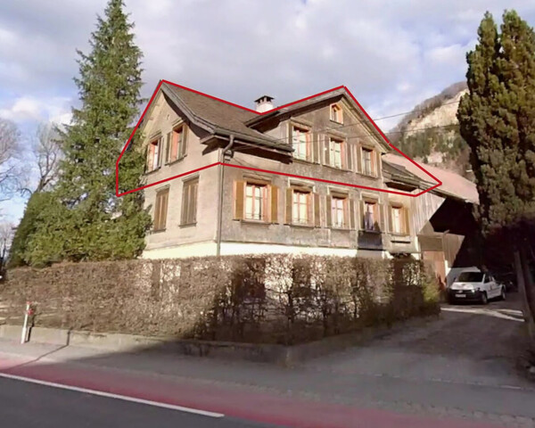 Charmante 2,5-Zimmer-Dachgeschosswohnung mit Terrasse und Fernblick in Hohenems