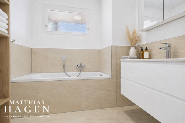 Neu renovierte 3,5 Zimmer Wohnung mit schöner Aussicht in alle Richtungen