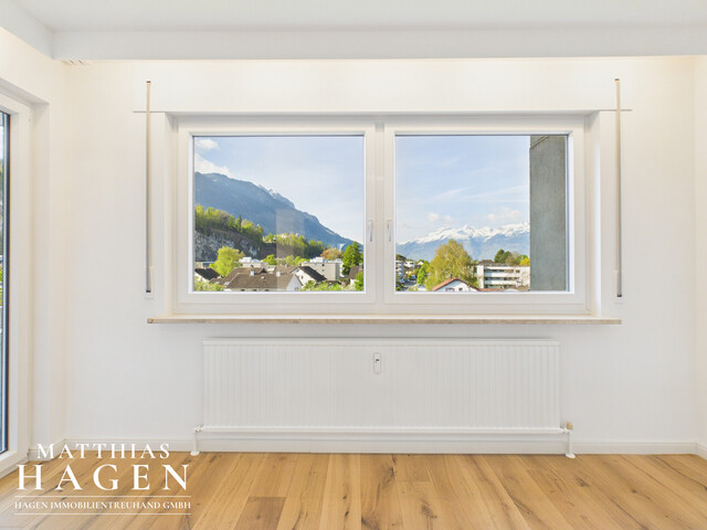 Neu renovierte 3,5 Zimmer Wohnung mit schöner Aussicht in alle Richtungen