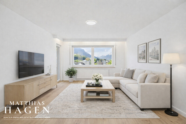 Neu renovierte 3,5 Zimmer Wohnung mit schöner Aussicht in alle Richtungen