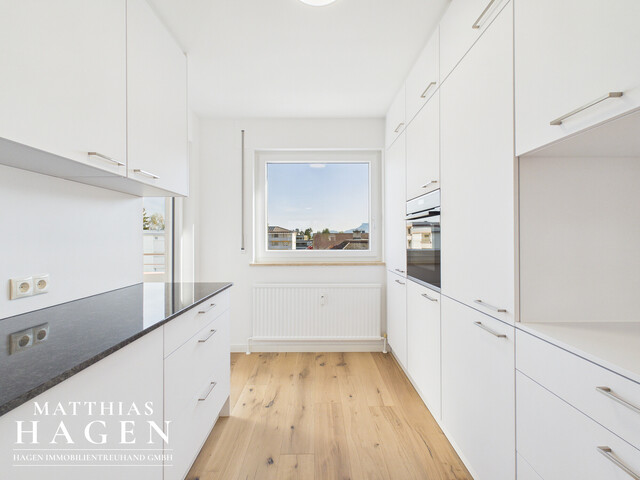 Neu renovierte 3,5 Zimmer Wohnung mit schöner Aussicht in alle Richtungen