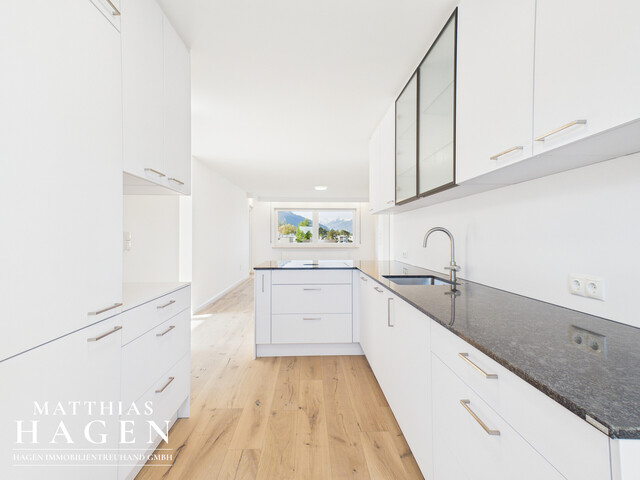 Neu renovierte 3,5 Zimmer Wohnung mit schöner Aussicht in alle Richtungen