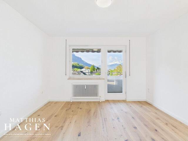 Neu renovierte 3,5 Zimmer Wohnung mit schöner Aussicht in alle Richtungen