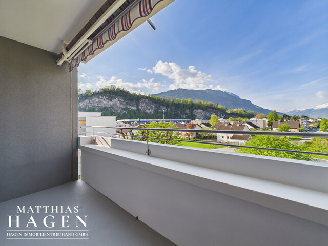 Neu renovierte 3,5 Zimmer Wohnung mit schöner Aussicht in alle Richtungen