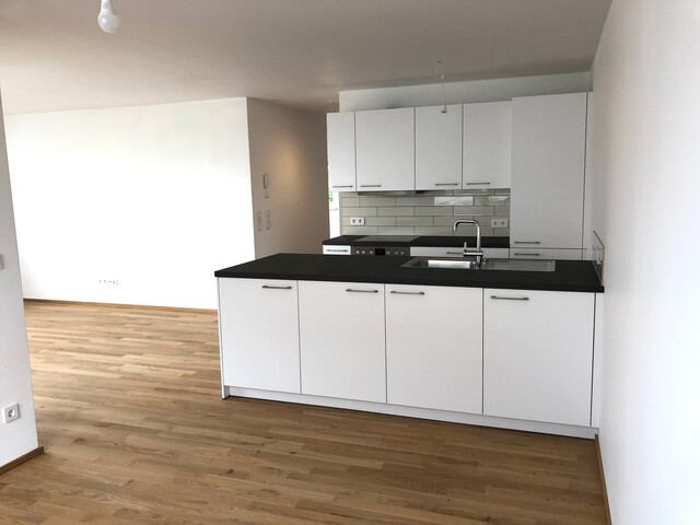 Geräumige 3 Zimmerwohnung mit Terrasse, Abstellraum, Keller und Fahrradabstellraum in zentraler Lage