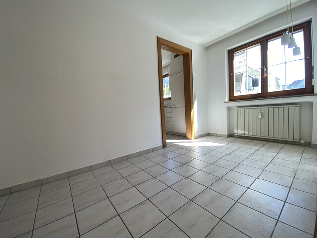 "ohne Provision" geräumige, helle 2,5 Zimmer Wohnung mit verglaster Veranda