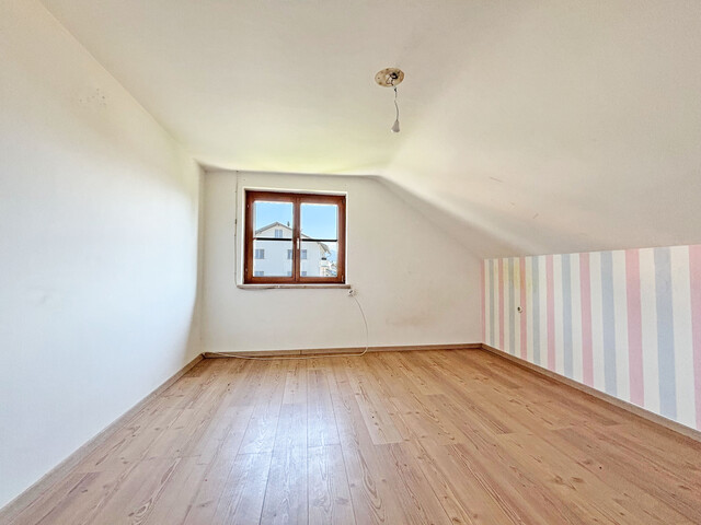 Einfamilienhaus mit viel Potenzial - ideal für handwerklich Geschickte 