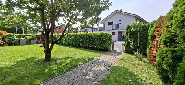 Hier will ich Wohnen - Gepflegtes massiv errichtetes Einfamilienhaus in zentraler Lage von Gisingen zu verkaufen!